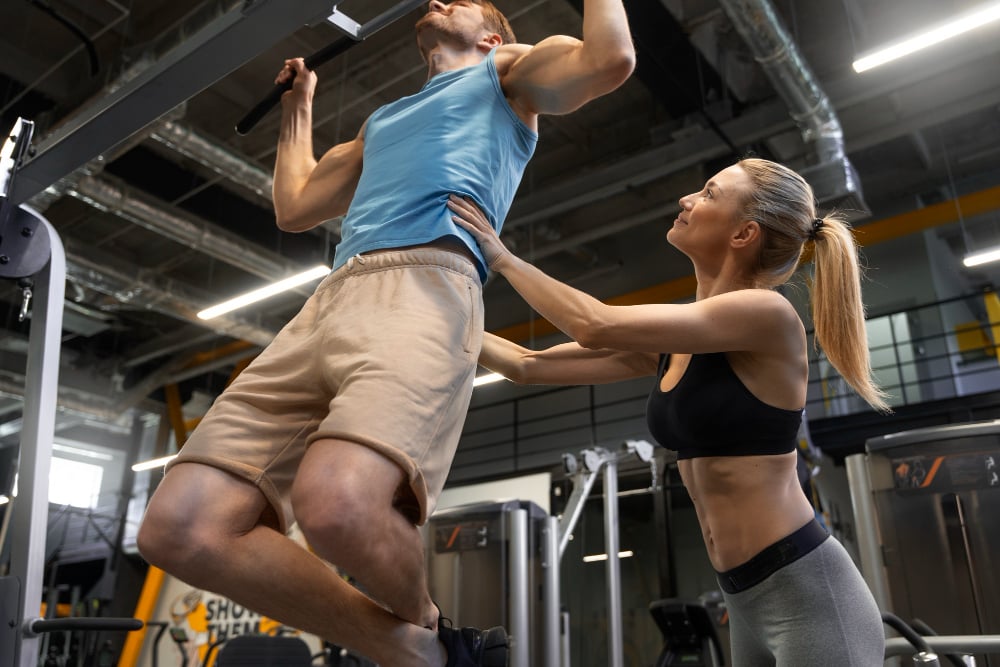 Une mauvaise activation des omoplates au début du mouvement empêche de bien engager le grand dorsal..jpg Une mauvaise activation des omoplates au début du mouvement empêche de bien engager le grand dorsal..jpg